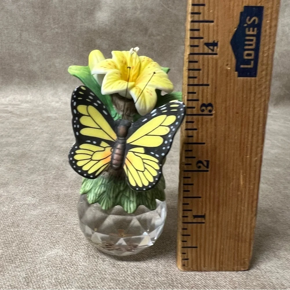 Seymour Mann Porcelain Monarch Butterfly & Yellow Lily Blossom on crystal ball